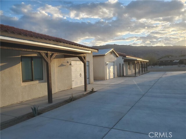 Building Photo - 6615 National Park Dr