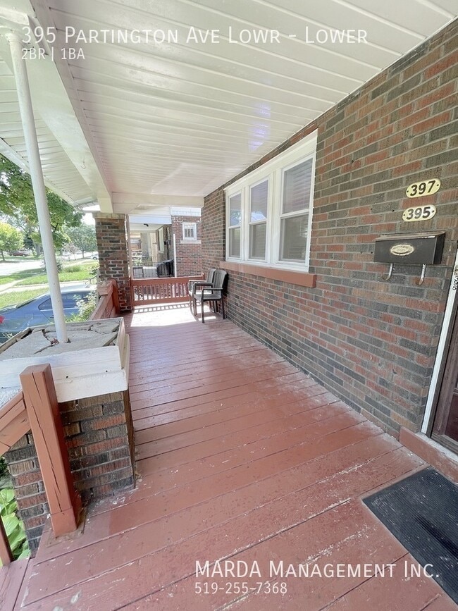 Building Photo - SPACIOUS 2 BED/1 BATH LOWER UNIT BY UNIVERSITY OF WINDSOR! INCLUSIVE!