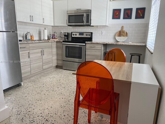 Foto del edificio - 1736 SW 3rd St