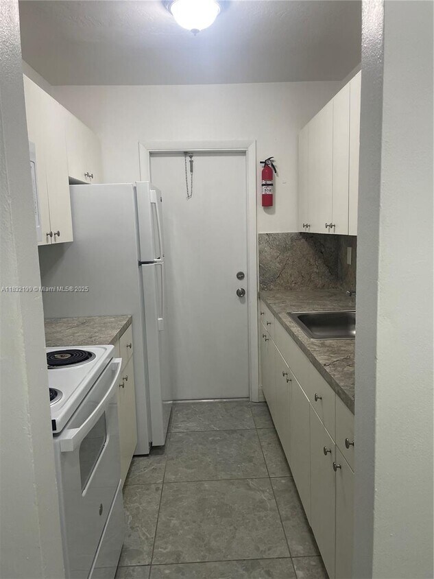 Primary Photo - 1100 SW 36th Ct