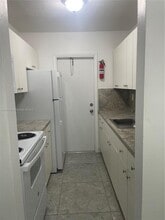 Building Photo - 1100 SW 36th Ct