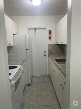 Building Photo - 1100 SW 36th Ct