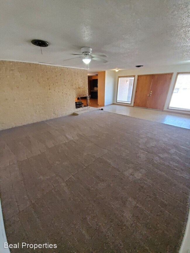 Building Photo - 3 br, 3 bath House - 2600 Wayside Dr