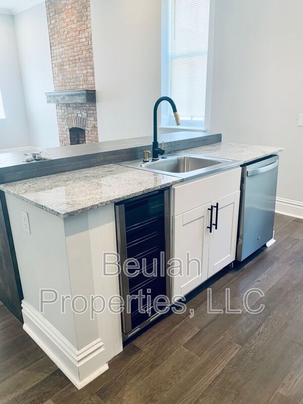 Foto del edificio - 1627 Carroll St