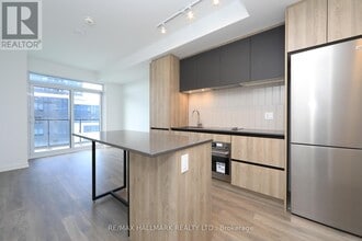 Building Photo - 7950-A-7950 Bathurst St