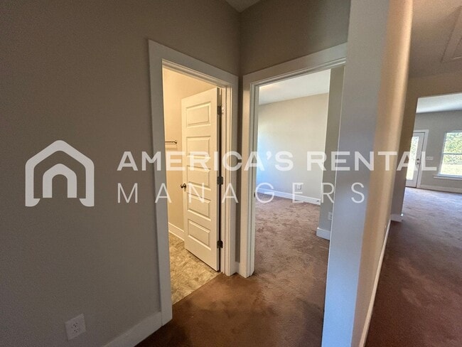 Building Photo - Home for Rent in Tuscaloosa. Available NOW!!
