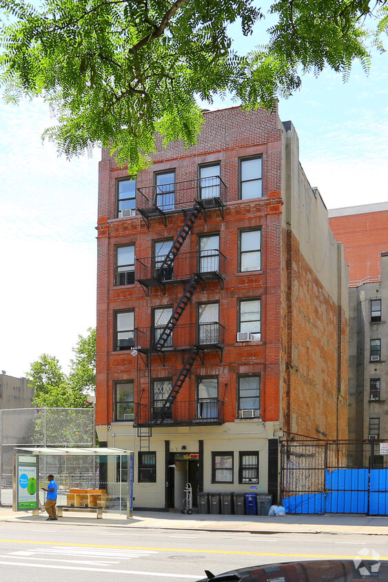 Foto principal - 154 E 106th St