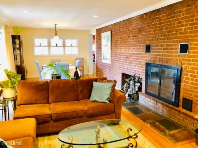 Building Photo - 2 br, 1 bath House - 20 Lincoln Pl
