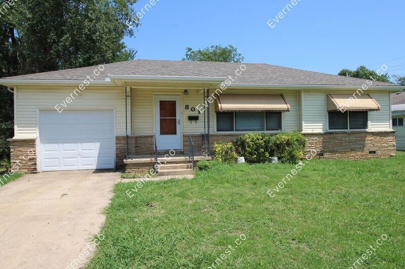 Primary Photo - 801 N Ash St