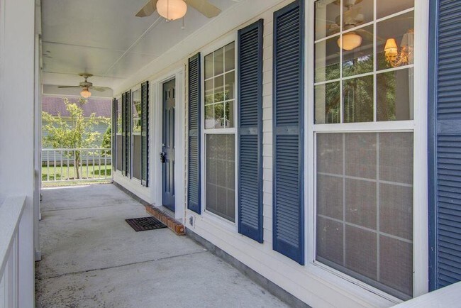Building Photo - 103 Amberside Dr