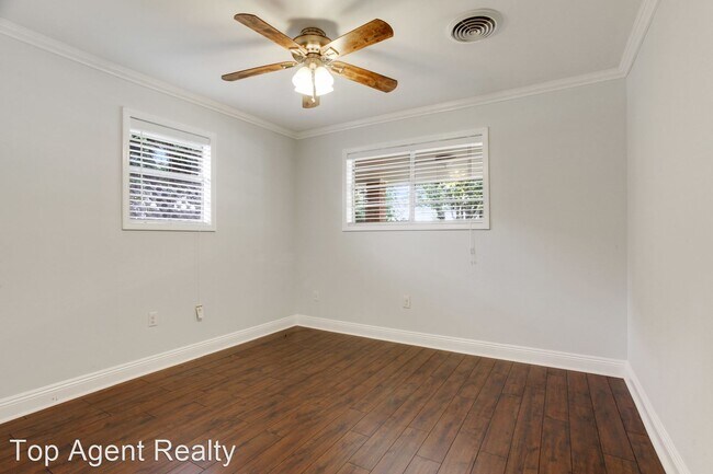 Foto del edificio - 4609 Newlands St