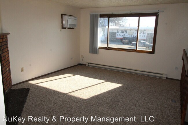 Building Photo - 2201-2203 E Euclid Ave