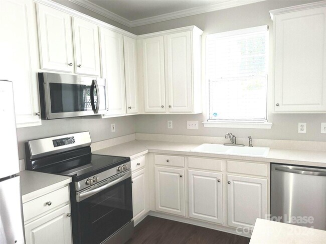 Building Photo - 8415 Chaceview Ct