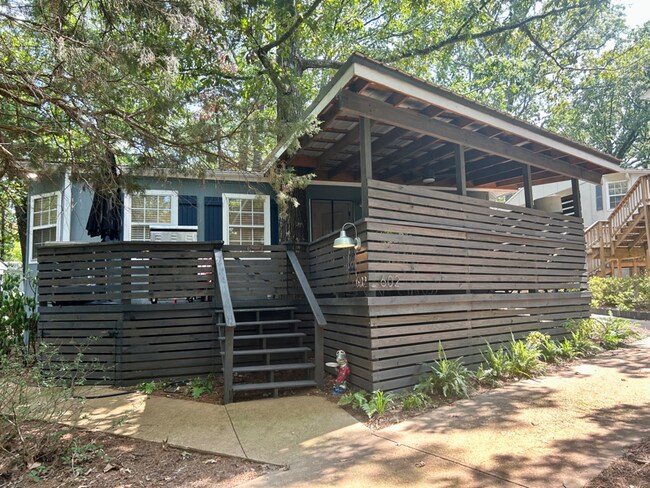 Building Photo - 602 Hathorn Ave
