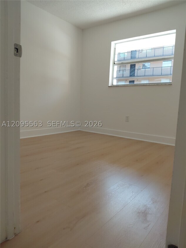 Building Photo - 5441 W 24th Ave