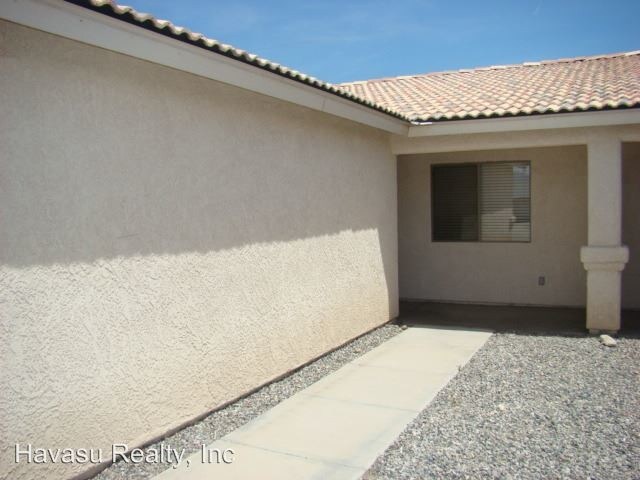 Building Photo - 1320 Lake Havasu Ave N