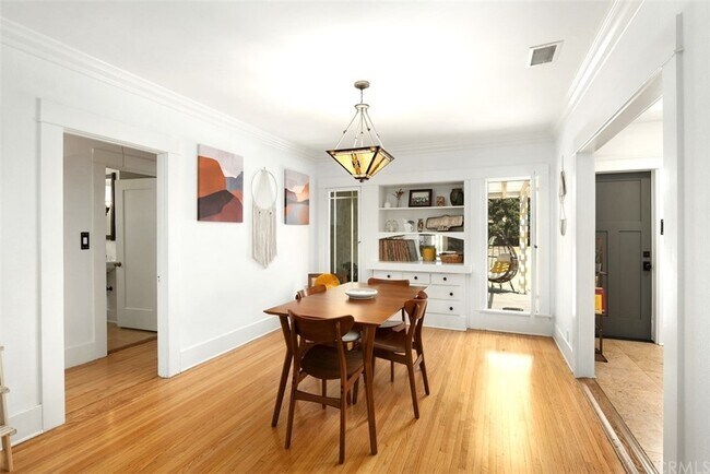 Foto del edificio - 327 W Malvern Ave