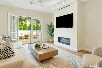 Building Photo - 340 Heights Rd