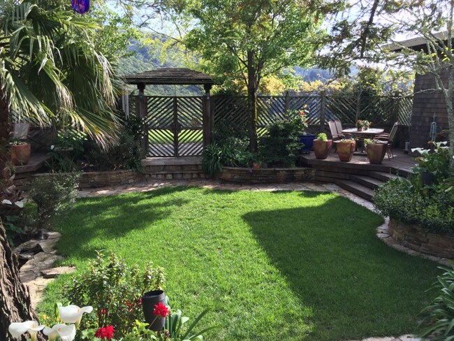 Foto del edificio - 145 Mountain Meadow Ln
