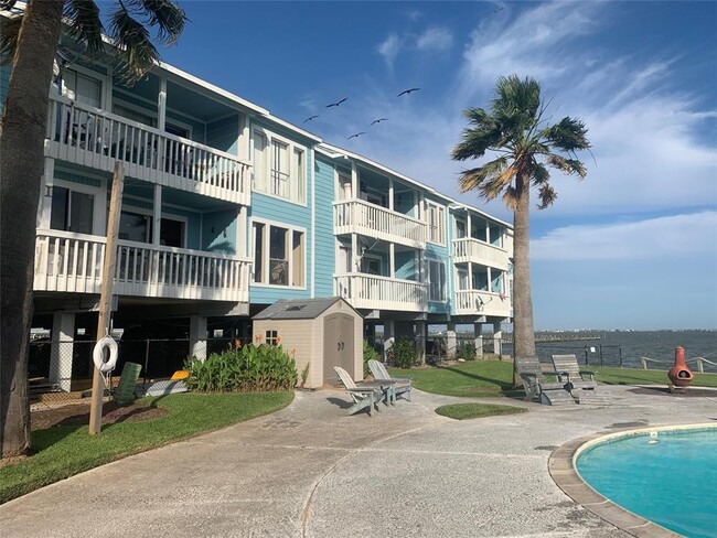 Building Photo - 500 Tiki Dr