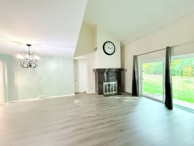 Foto del edificio - 365 Saybrook Ln