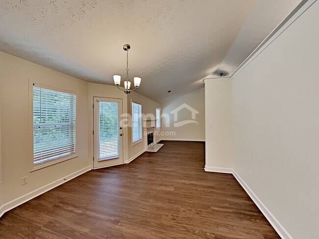 Building Photo - 162 Brook Lea Cove