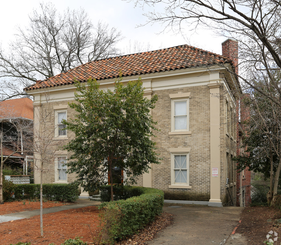 Primary Photo - Park Manor Apartments