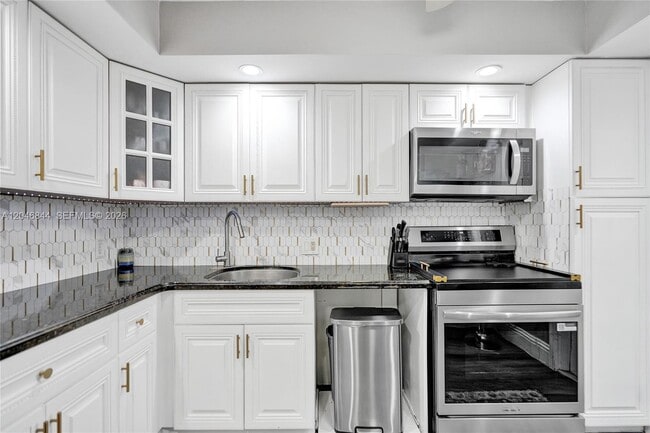 Building Photo - 2651 S Course Dr