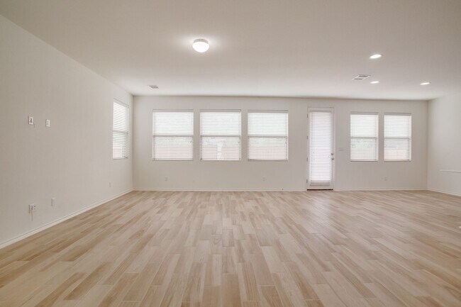 Foto del edificio - 9201 White Coral Dr