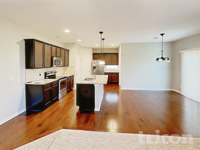 Foto del edificio - 1637 Robindale Dr