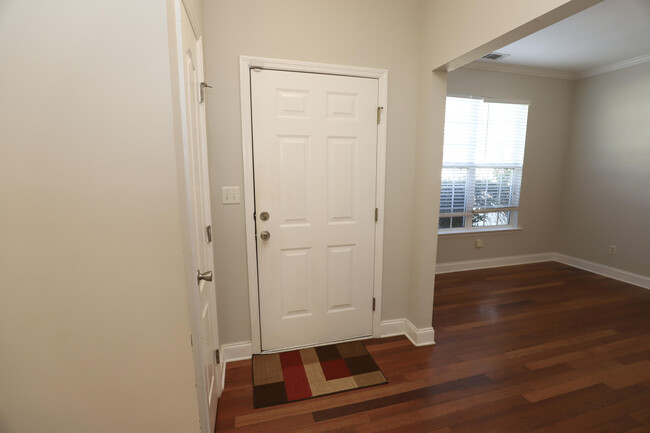 Building Photo - 1406 Leigh Ct