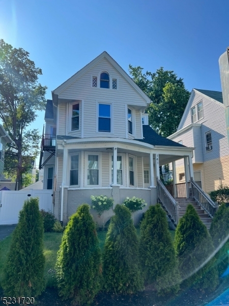 Foto principal - 141 Greenwood Ave