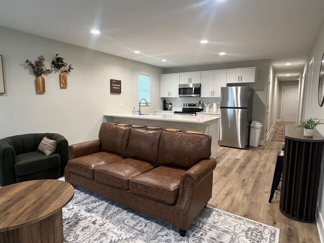 Building Photo - 1249 Kinsmoor Ave