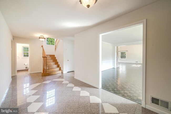 Foto del edificio - 1211 Potomac School Rd