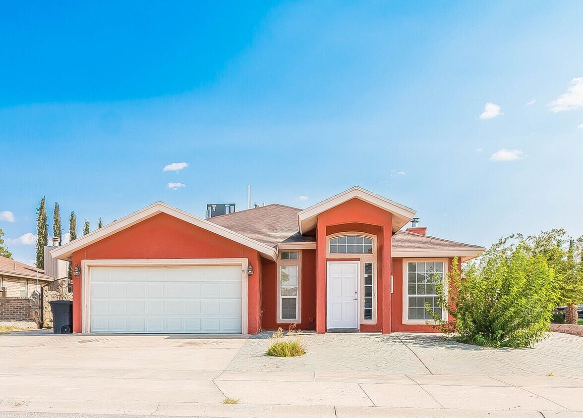 Primary Photo - Stunning 4 bedroom, 2 bath home in Horizon...