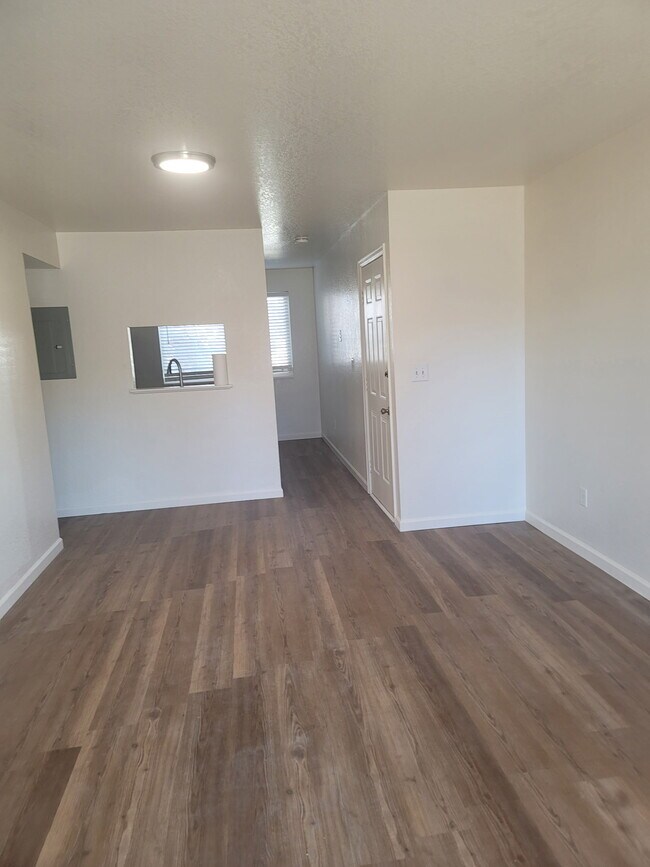 Foto del edificio - 5347 S Fox St