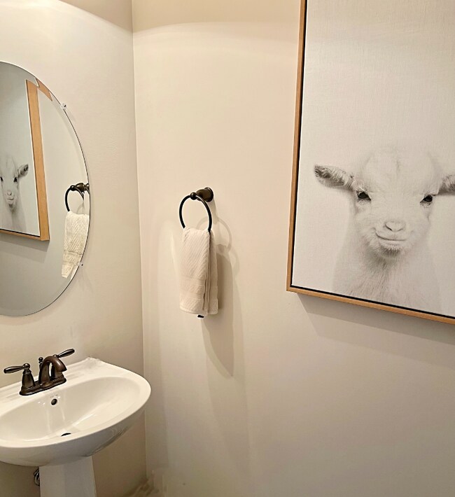 Foto del edificio - 708 Bellevue Rd