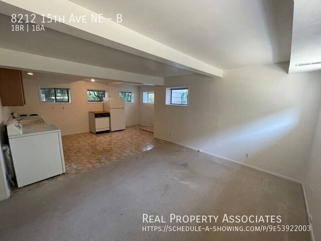 Foto del edificio - 8212 15th Ave NE