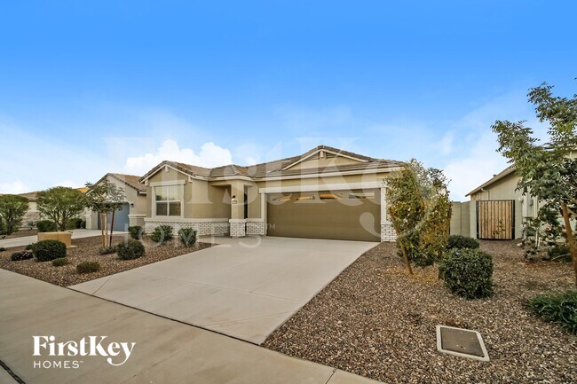 Foto del edificio - 18443 W Artemisa Ave