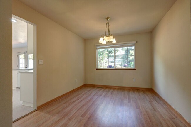 Foto del edificio - 4-bedroom 2.5 bath on cul-de-sac in Kirkland