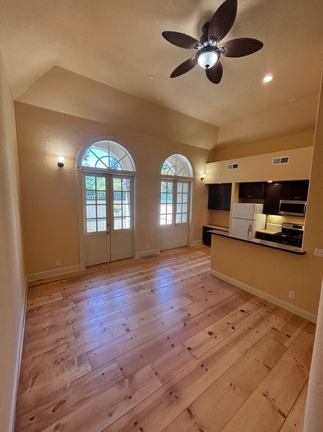 Building Photo - 2 Bedroom 1 Bathroom ADU in central Northeast Santa Rosa close to everything