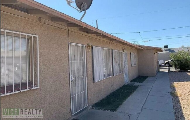 Foto del edificio - 2535 Carroll St