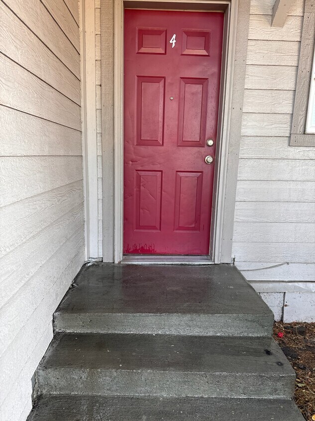 Foto principal - 2451 Biehn St