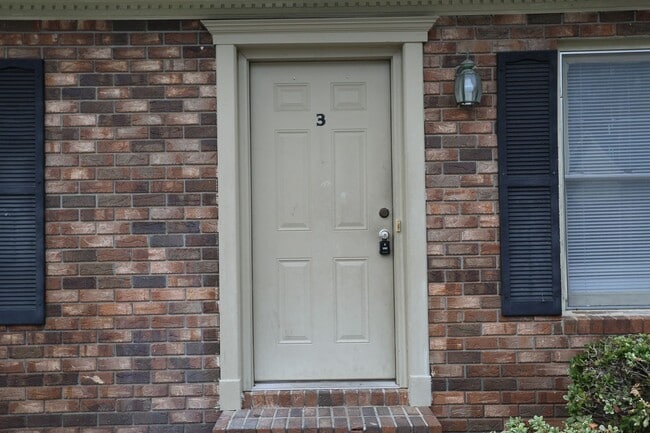 Building Photo - 100 Lanier Dr