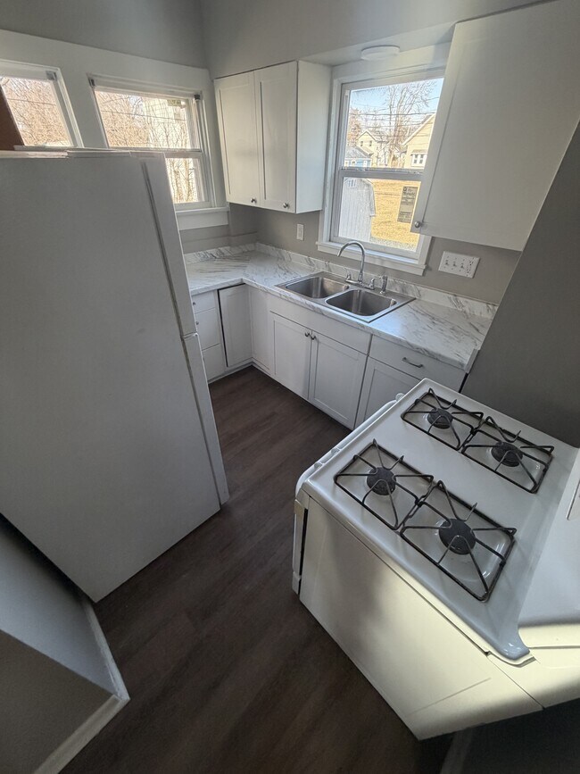 Foto del edificio - 3009 Holton Ave