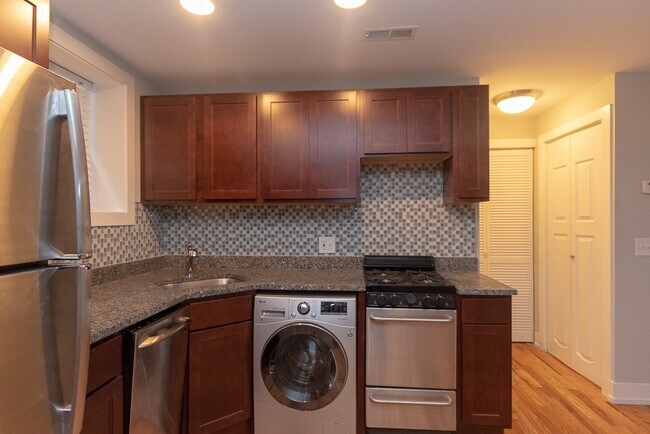 Foto del edificio - 562 W Arlington Pl