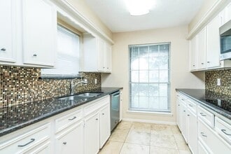 Building Photo - 10127 Sagerock Dr