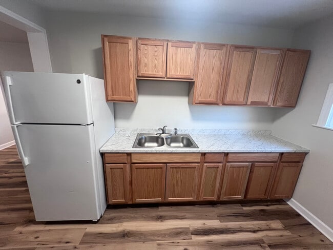 Building Photo - 427 Fourth St