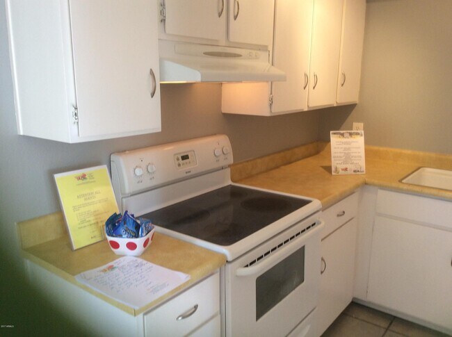 Foto del edificio - 2694 E Oakleaf Dr