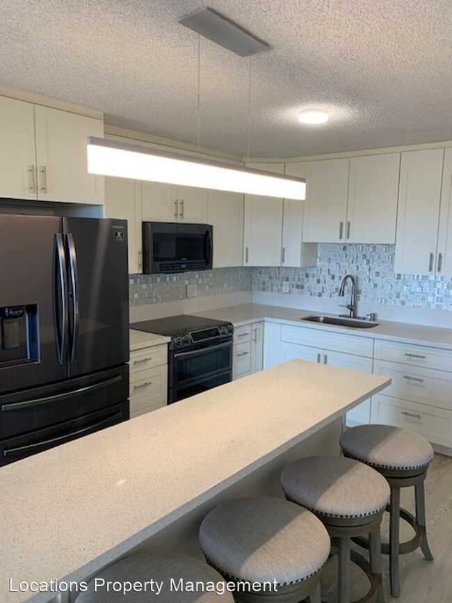 Building Photo - 2 br, 1 bath House - 98-785 Iho Place #B